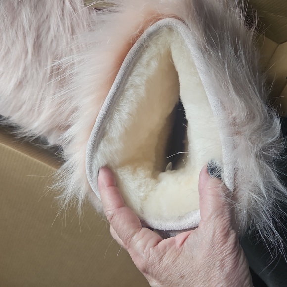 Bearpaw boots Sasha pink, brand new with shearling interior - Picture 3 of 8